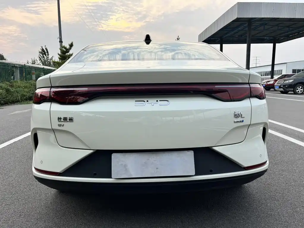 BYD Qin L — миниатюра 5