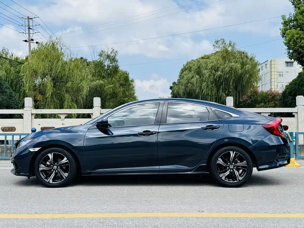 Honda Civic — миниатюра 4