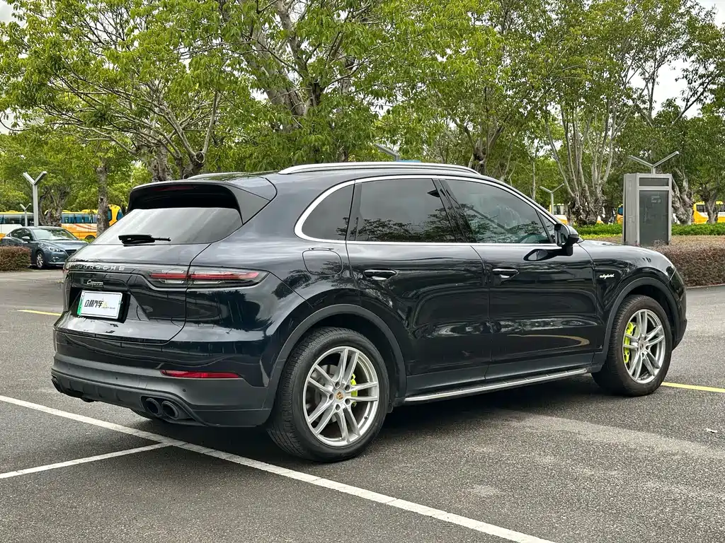 Porsche Cayenne Hybrid — миниатюра 20
