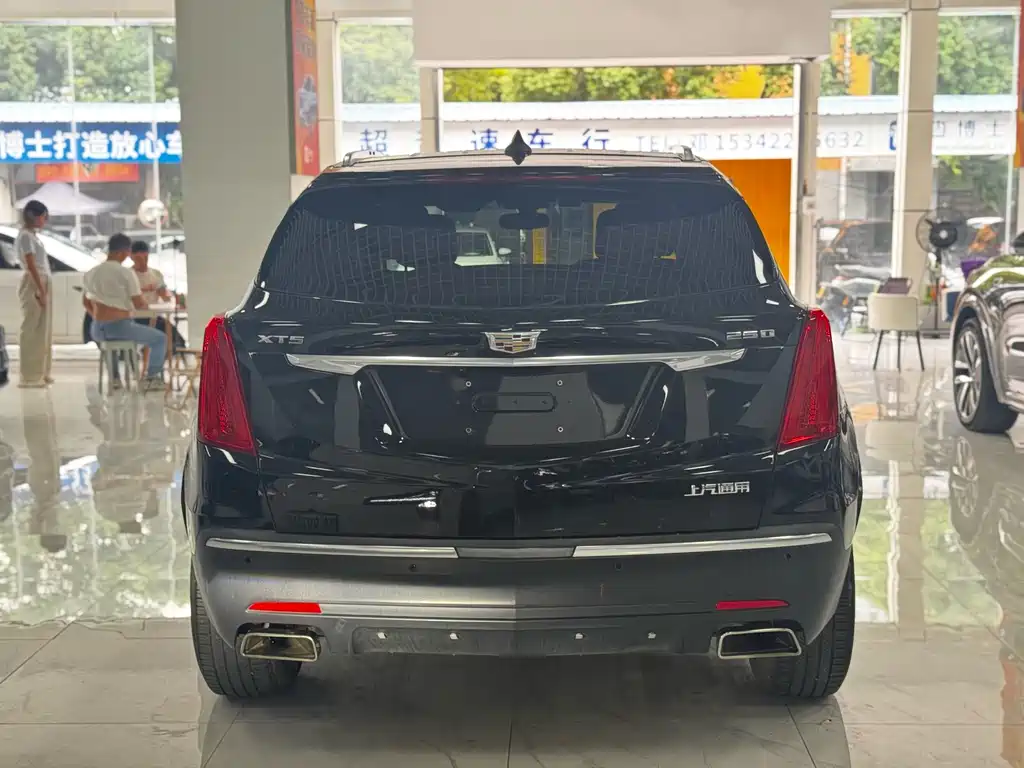 CADILLAC XT5