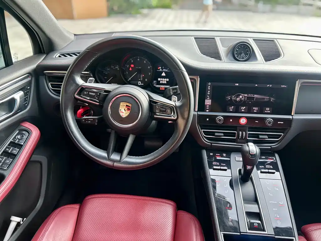 Porsche Macan — миниатюра 9