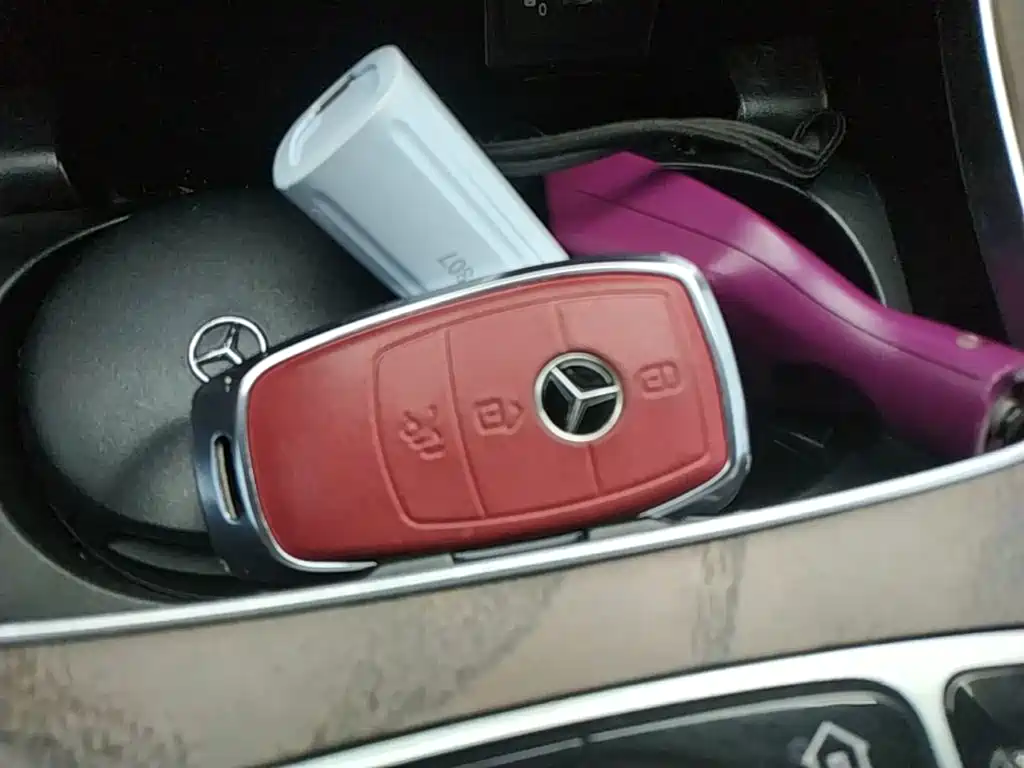 Mercedes-Benz E-Class — миниатюра 9