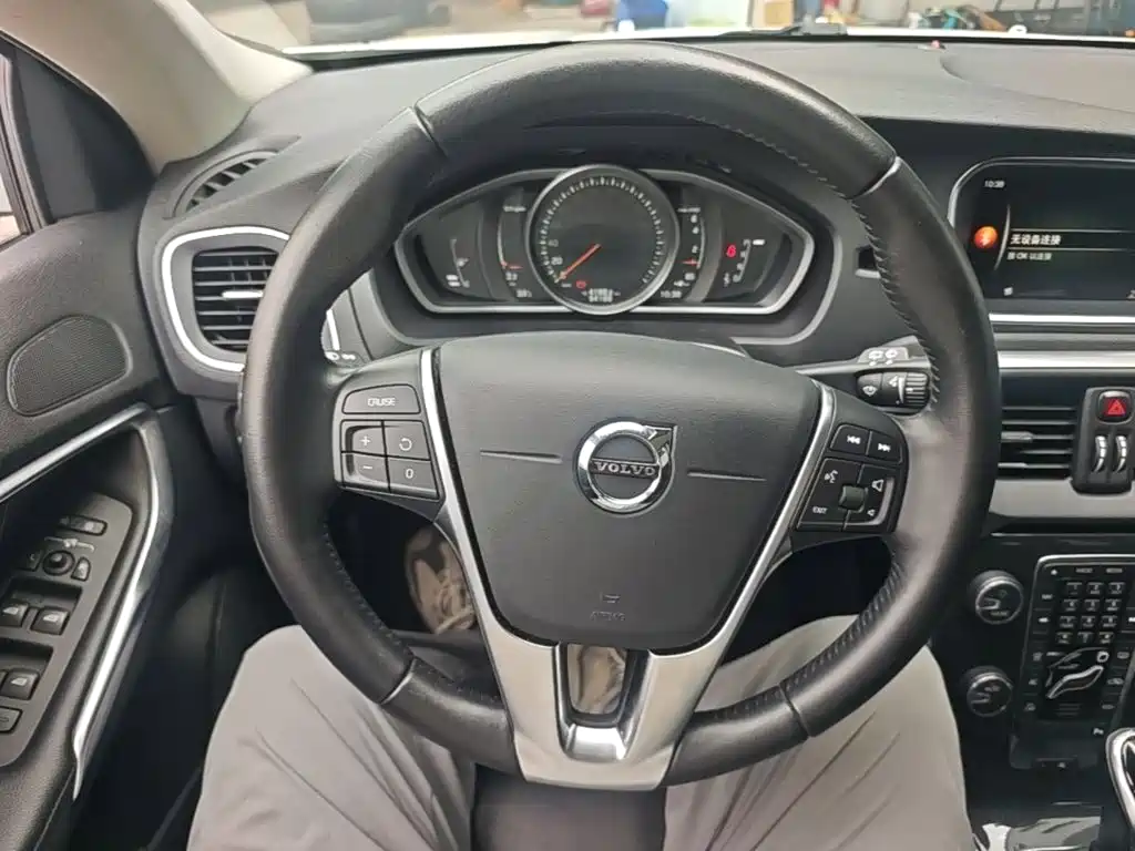 Volvo V40 — миниатюра 11