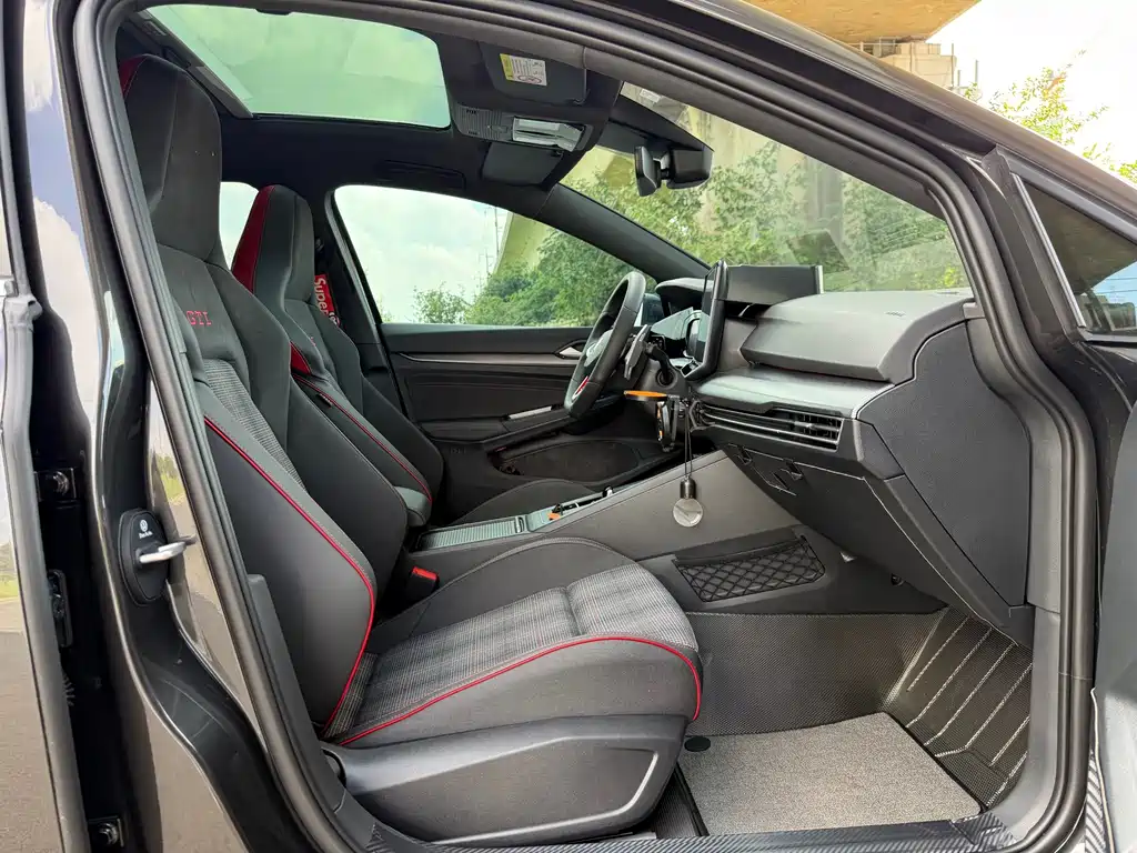 Volkswagen Golf GTI — миниатюра 16