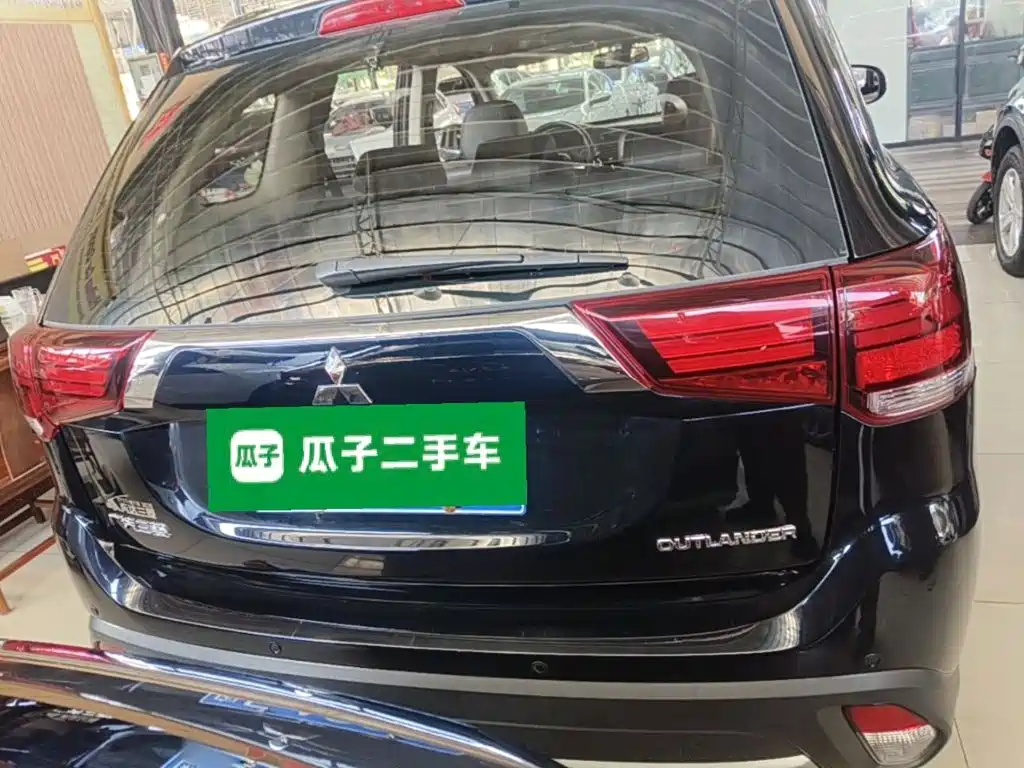Mitsubishi Outlander — миниатюра 6