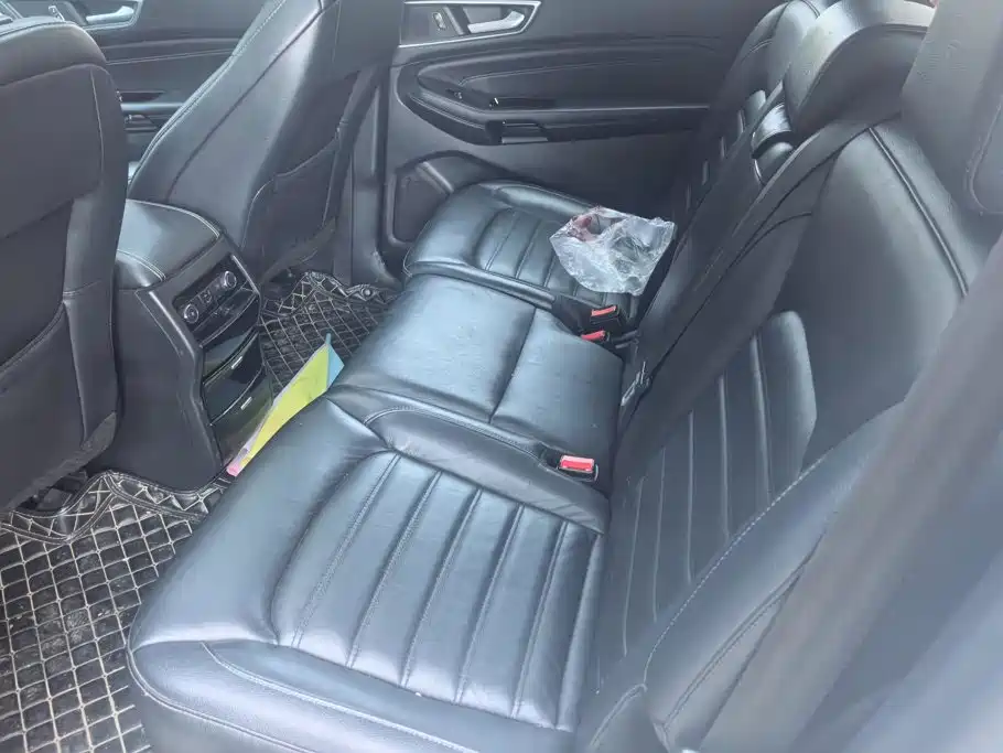 Ford Edge — миниатюра 11