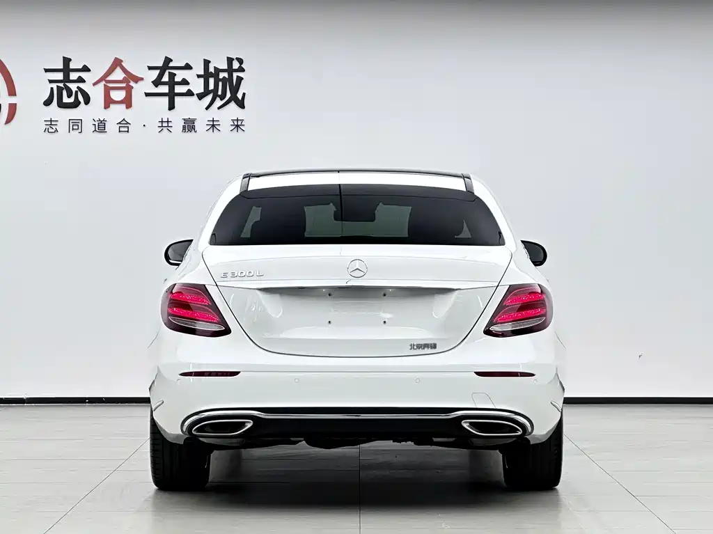 Mercedes-Benz E-Class — миниатюра 8