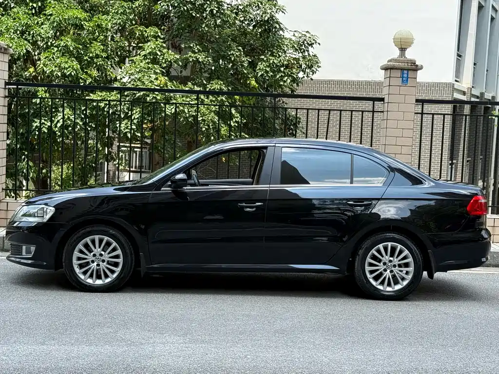 Volkswagen Lavida — миниатюра 4
