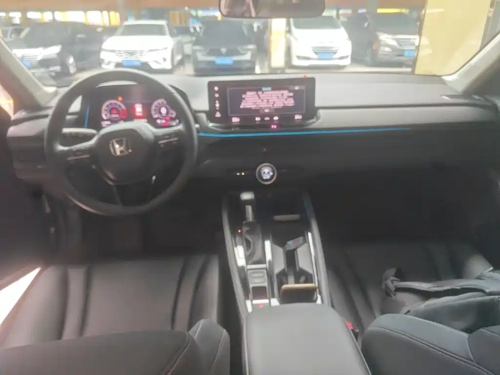 Honda Accord — миниатюра 8