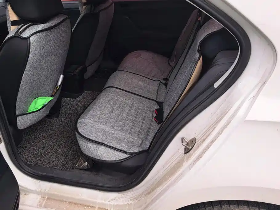 Volkswagen Santana — миниатюра 11