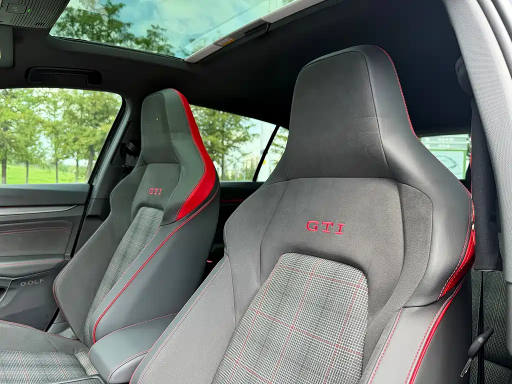 Volkswagen Golf GTI — миниатюра 13