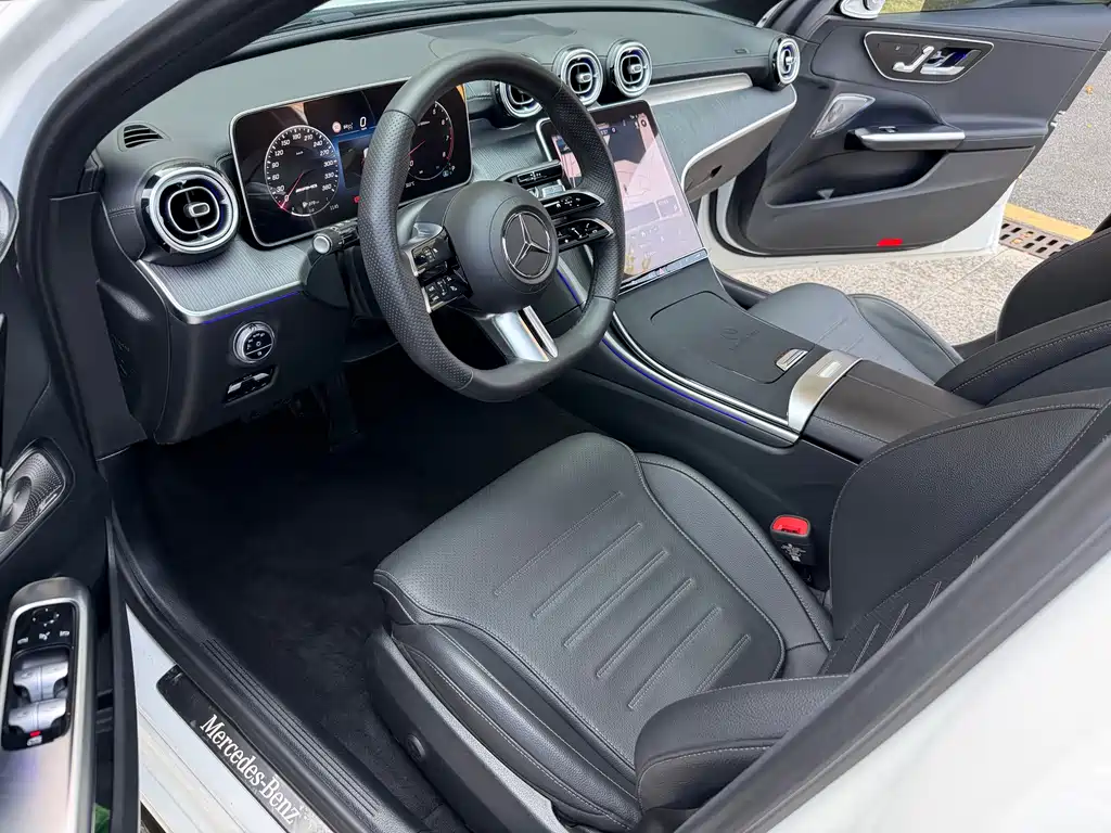 Mercedes-Benz C-Class — миниатюра 8