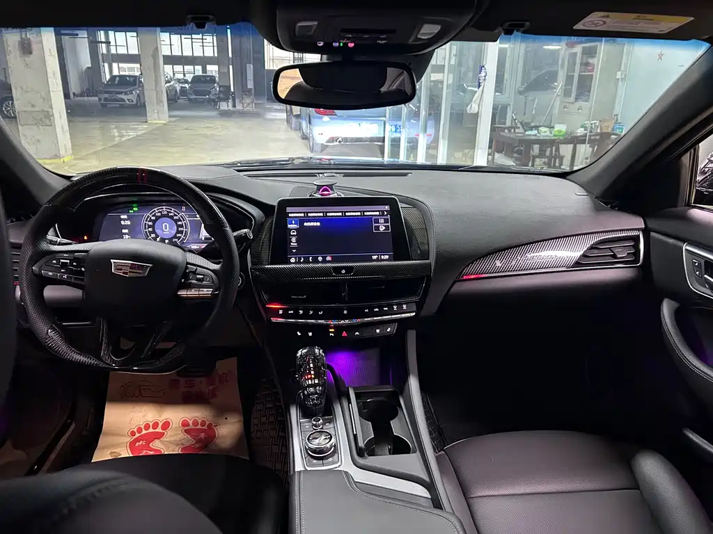 Cadillac CT5 — миниатюра 11