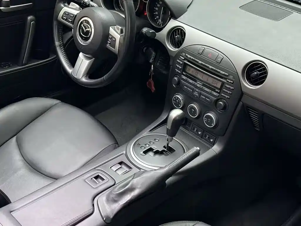 Mazda MX-5 — миниатюра 8