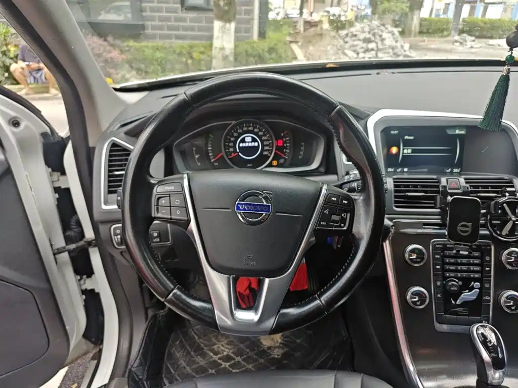 Volvo XC60 (Import) — миниатюра 3