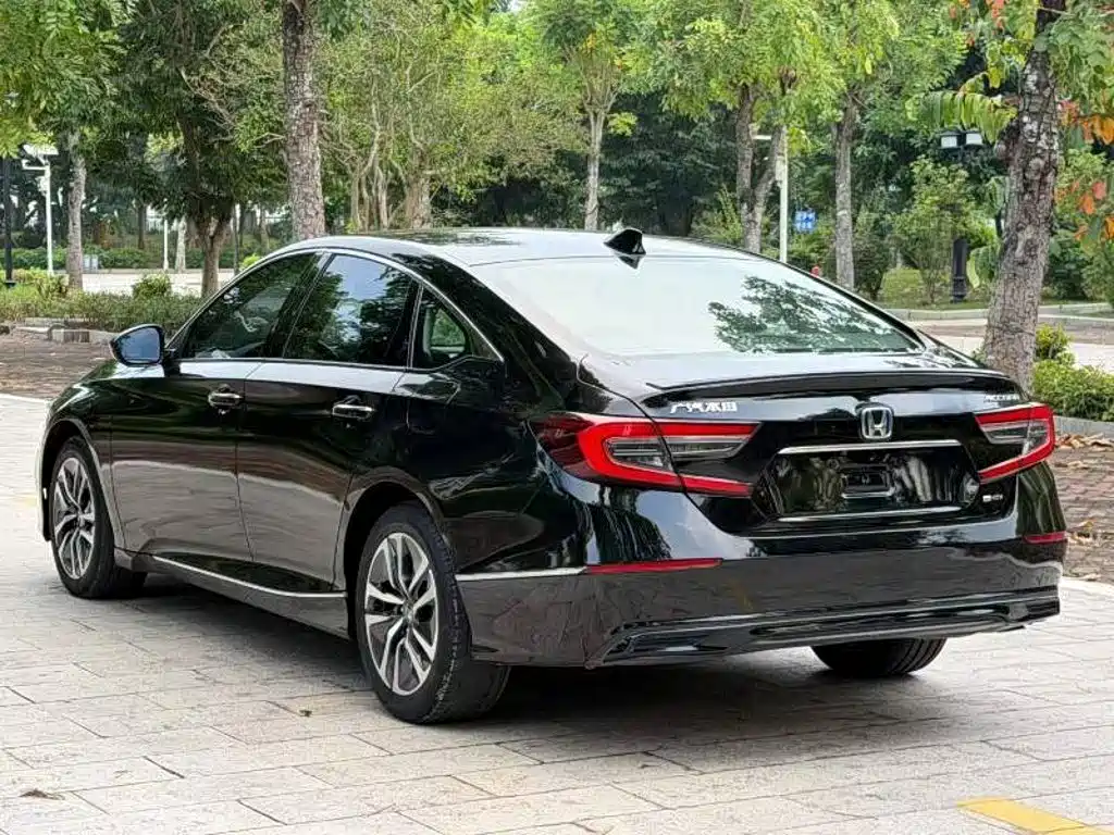 Honda Accord — миниатюра 8
