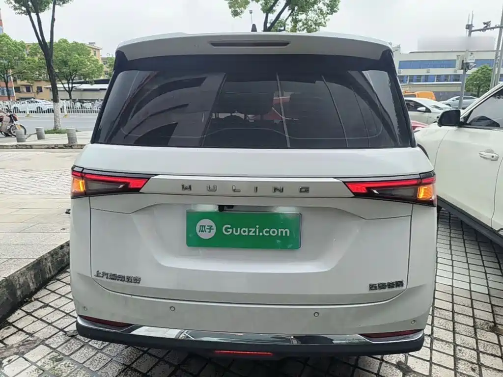 Wuling Jiachen — миниатюра 6