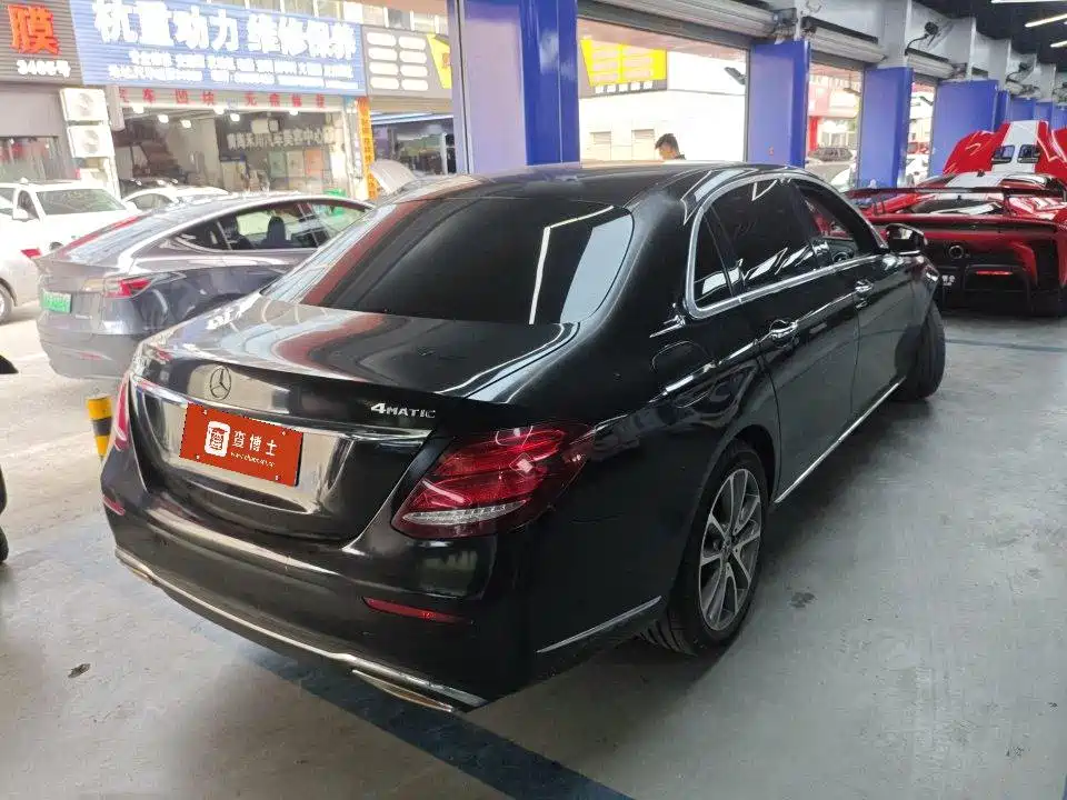 Mercedes-Benz E-Class — миниатюра 4