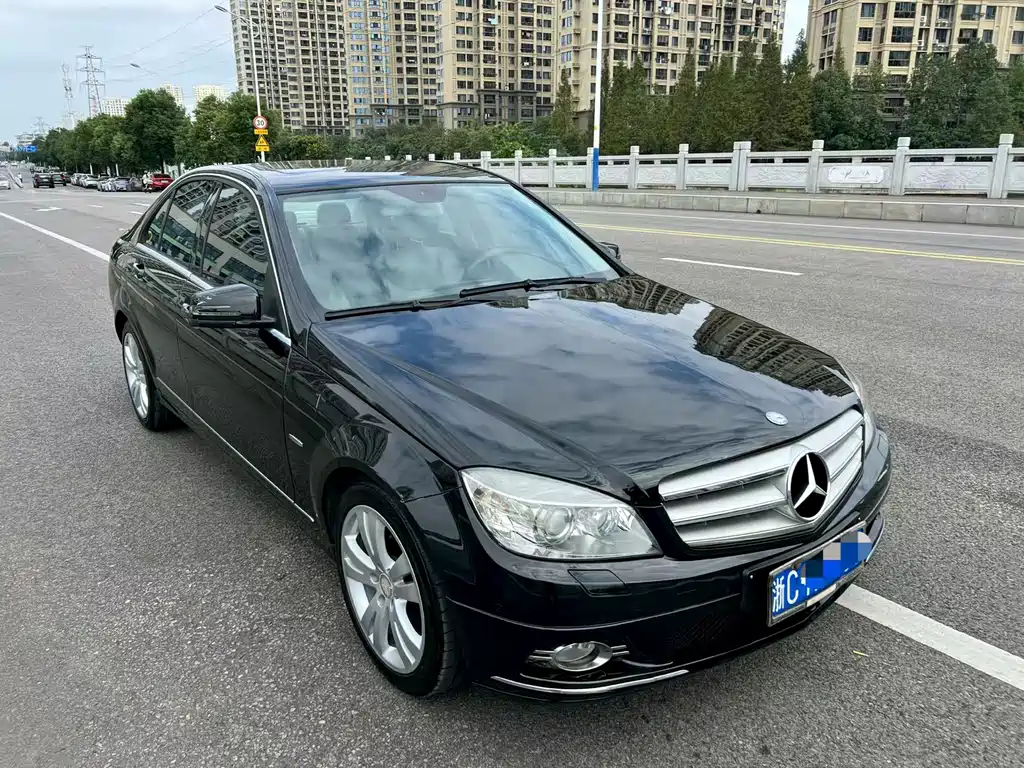 Mercedes-Benz C-Class — миниатюра 2