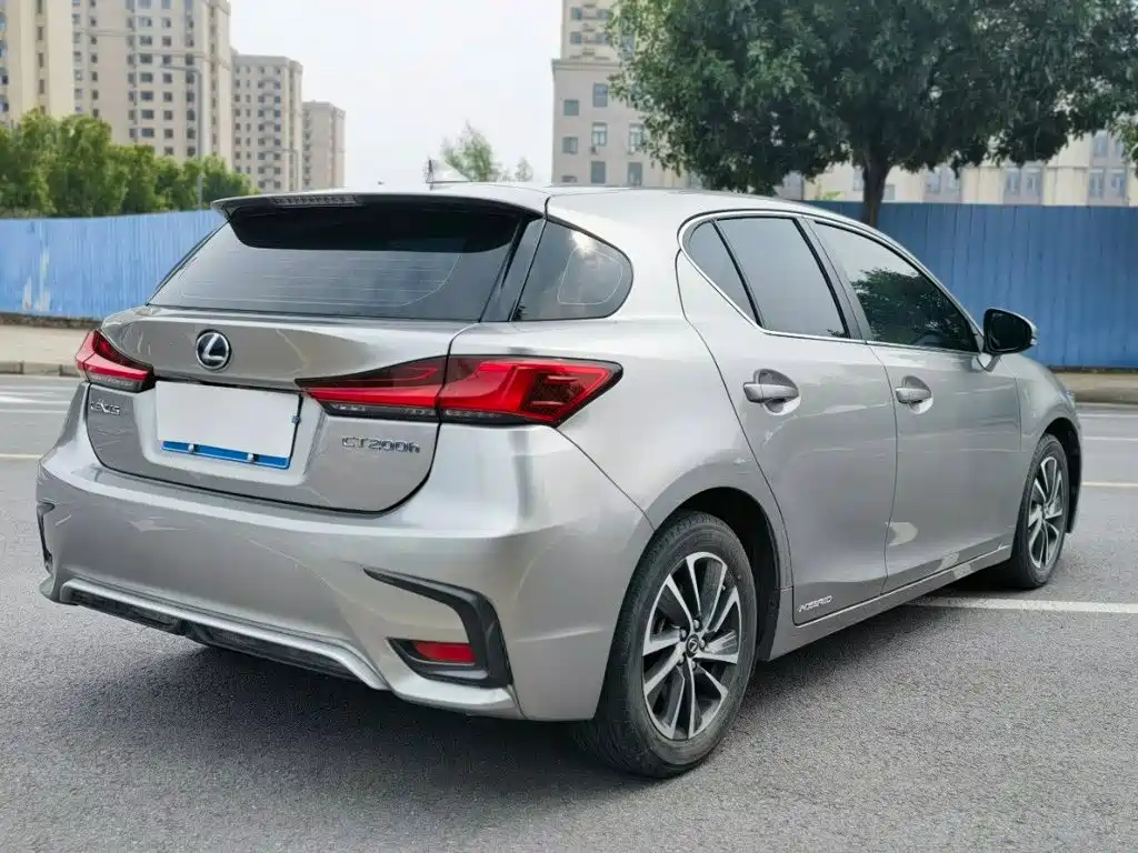 Lexus CT — миниатюра 4