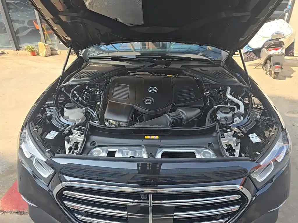 Mercedes-Benz E-Class — миниатюра 20
