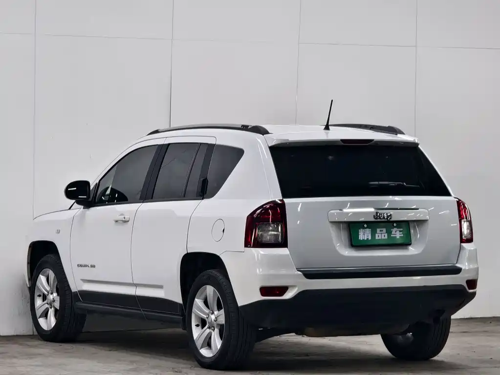 Jeep Compass (Import) — миниатюра 6