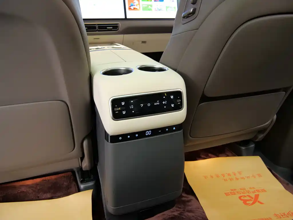 Li Auto Li MEGA — миниатюра 16
