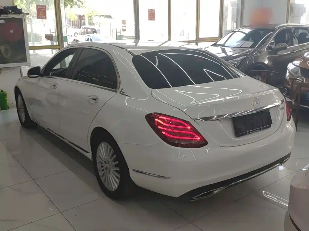 Mercedes-Benz C-Class — миниатюра 5