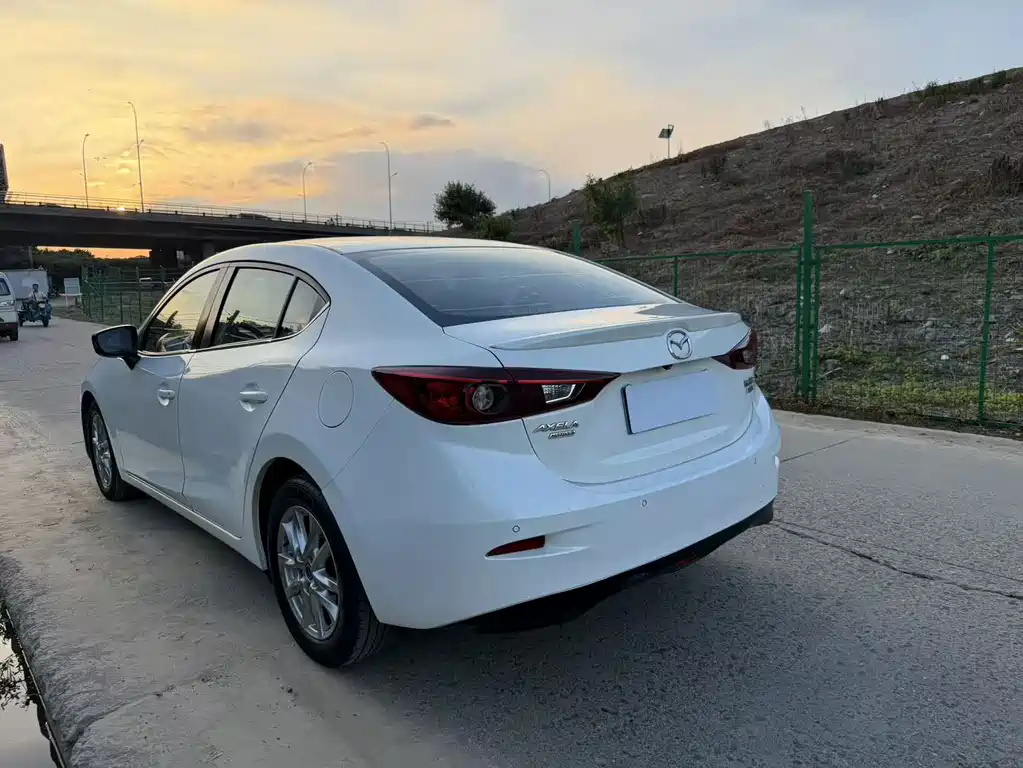 Mazda 3 Axela — миниатюра 12