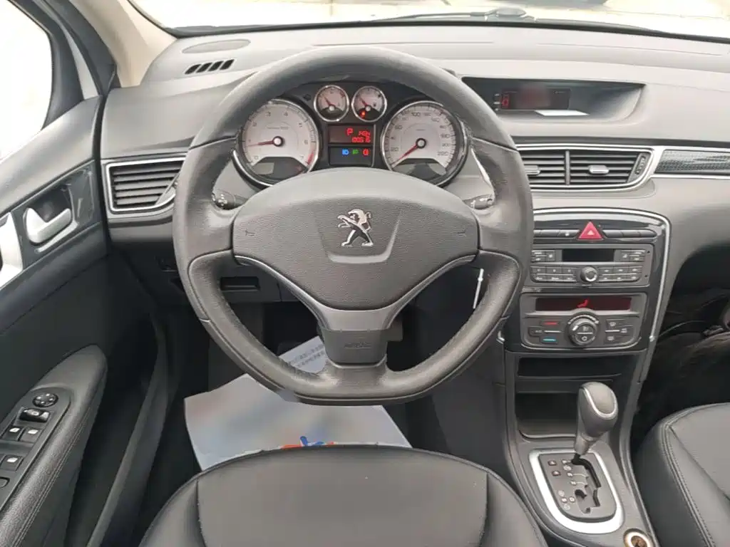 Peugeot 308 — миниатюра 11