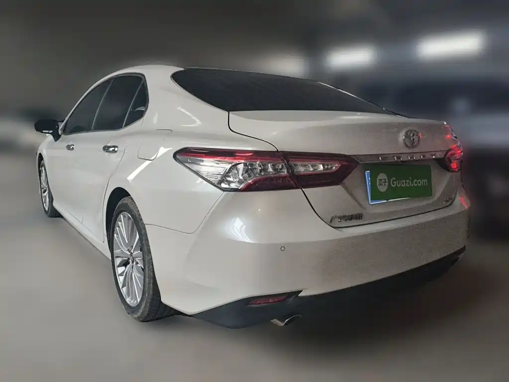 Toyota Camry — миниатюра 4