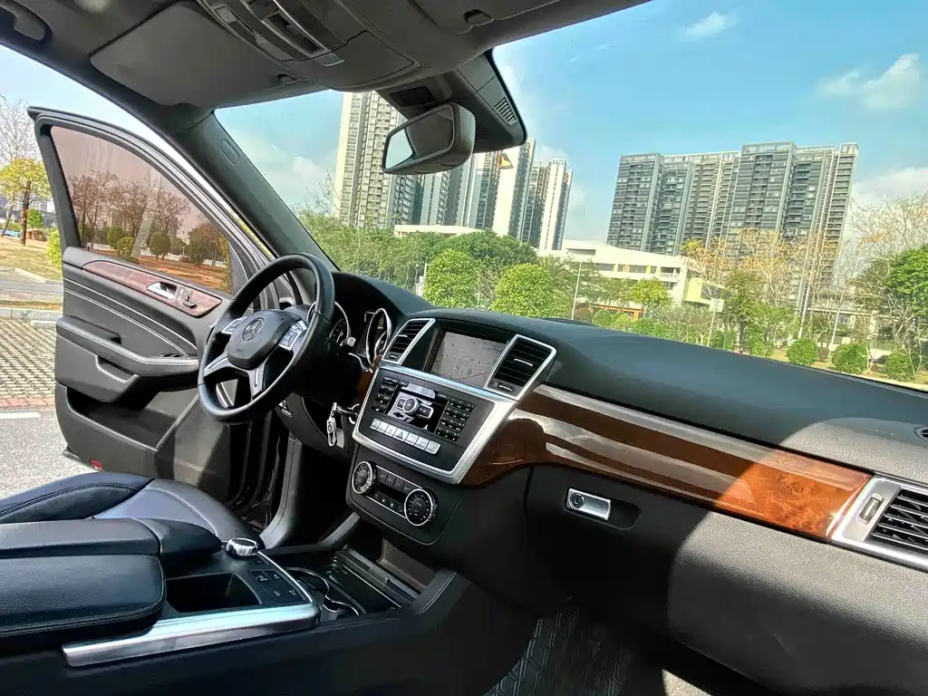 Mercedes-Benz M-Class — миниатюра 14