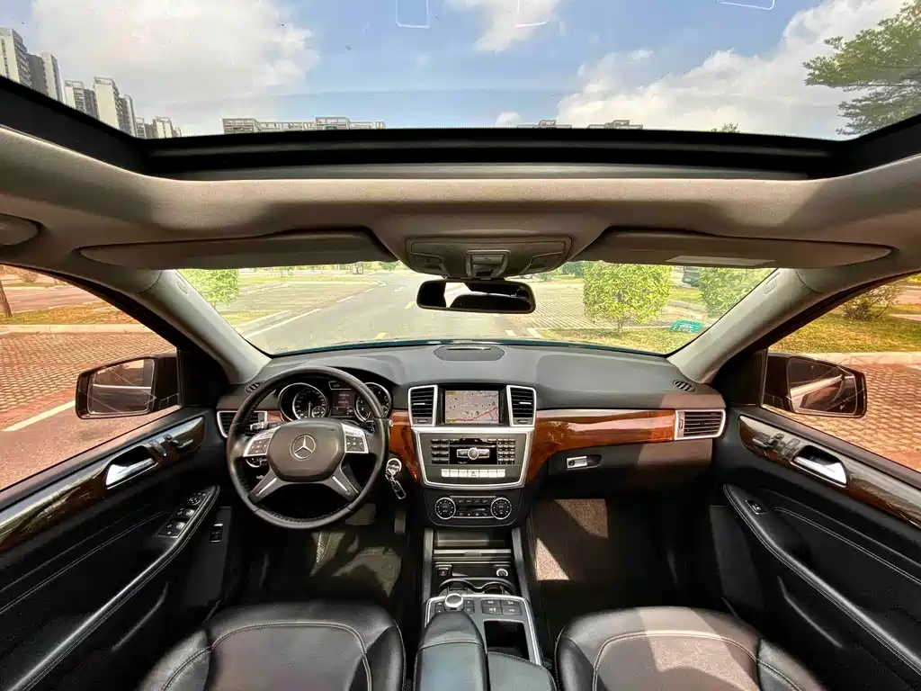 Mercedes-Benz M-Class — миниатюра 20