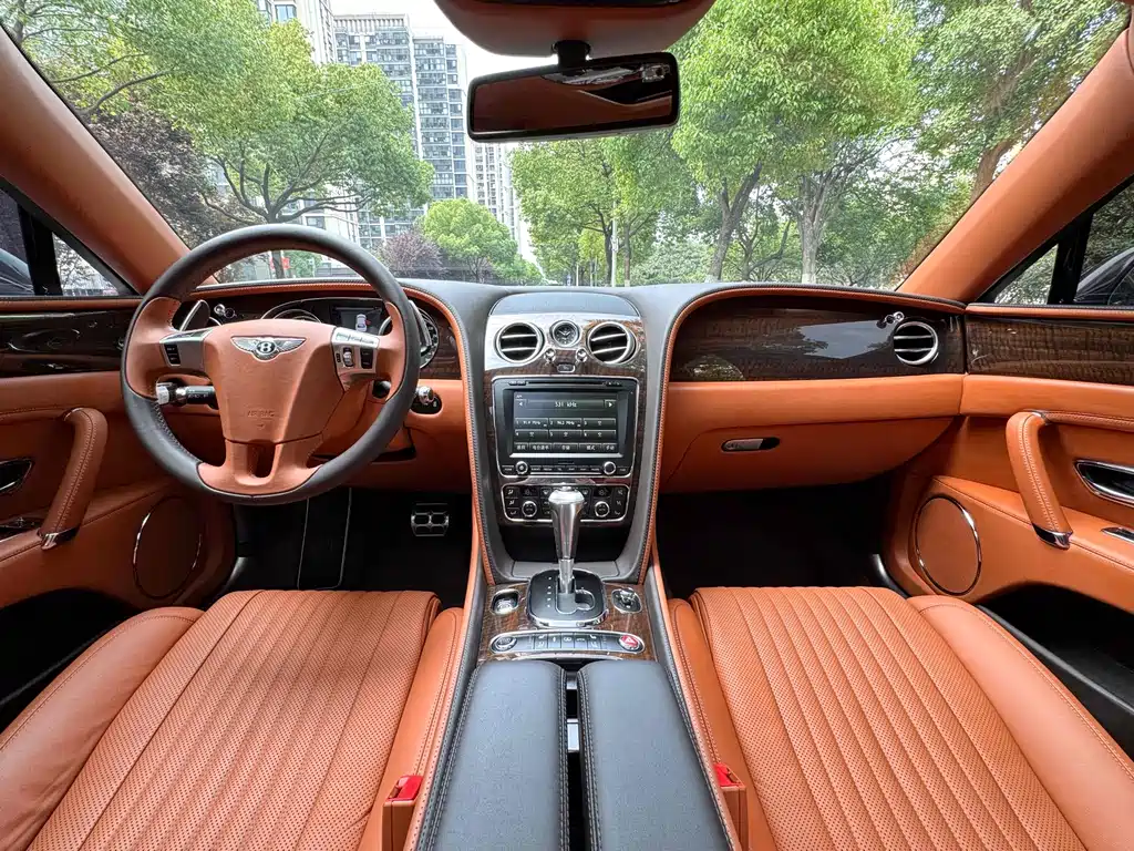 Bentley Flying Spur — миниатюра 12
