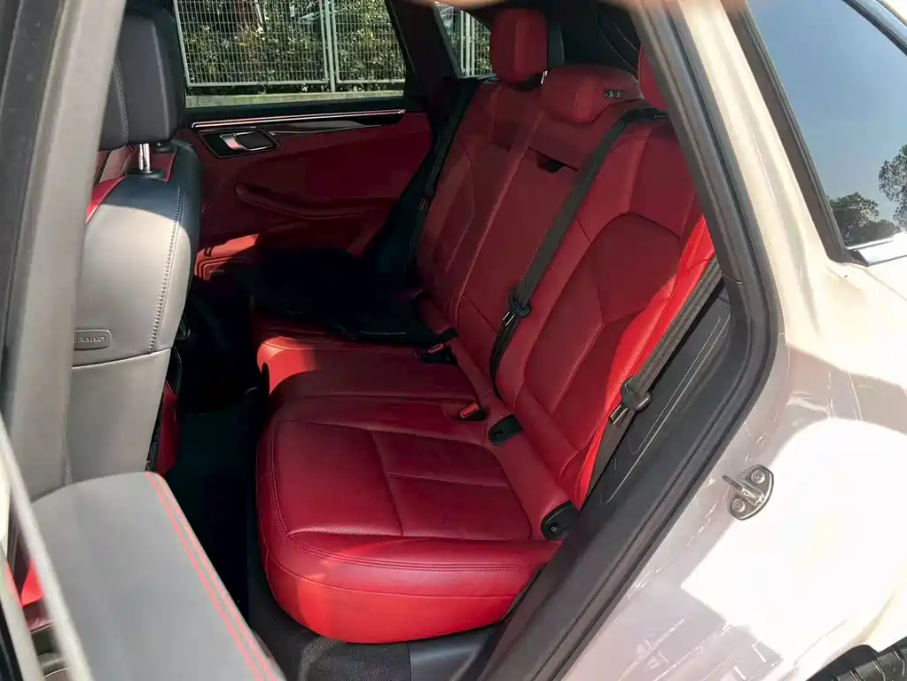 Porsche Macan — миниатюра 9