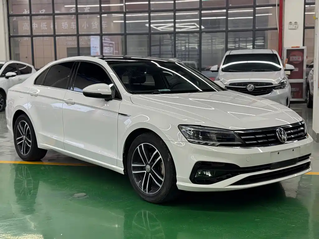 VOLKSWAGEN LINGDU