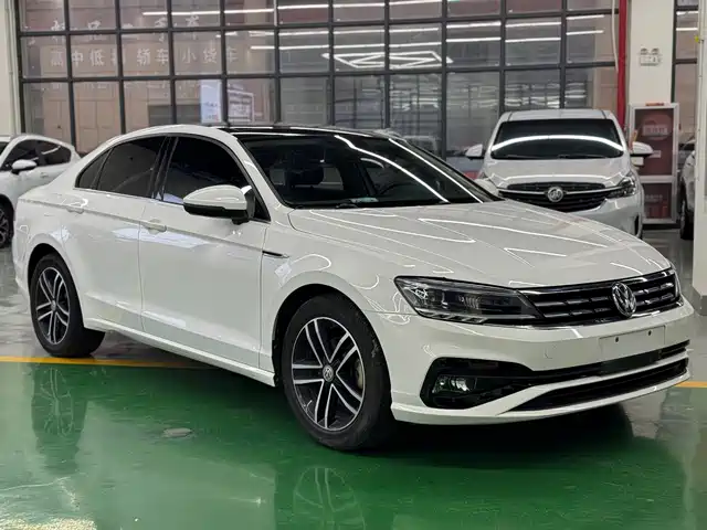 VOLKSWAGEN LINGDU 2020