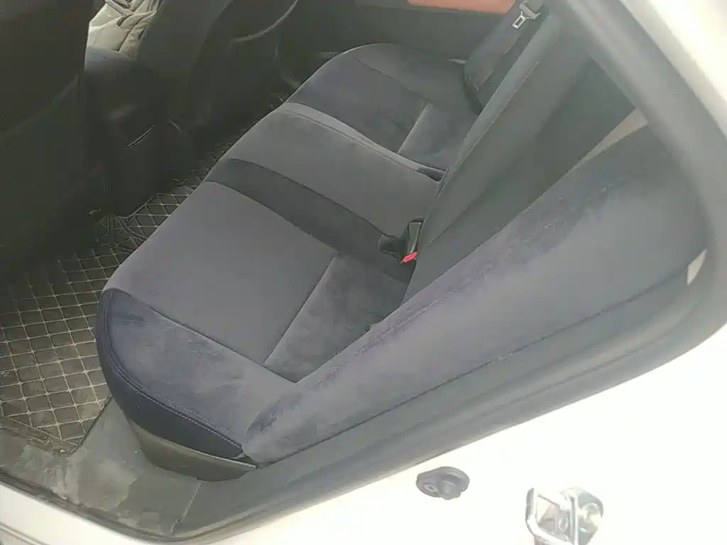 Toyota Corolla Hybrid — миниатюра 17