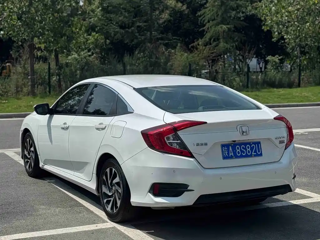 Honda Civic — миниатюра 10