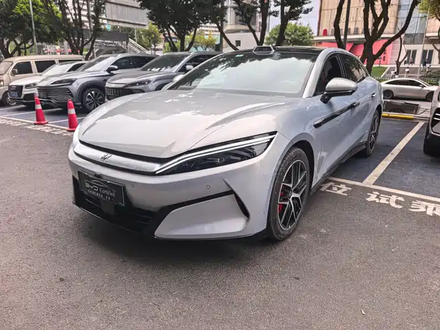 BYD HAN L 2025