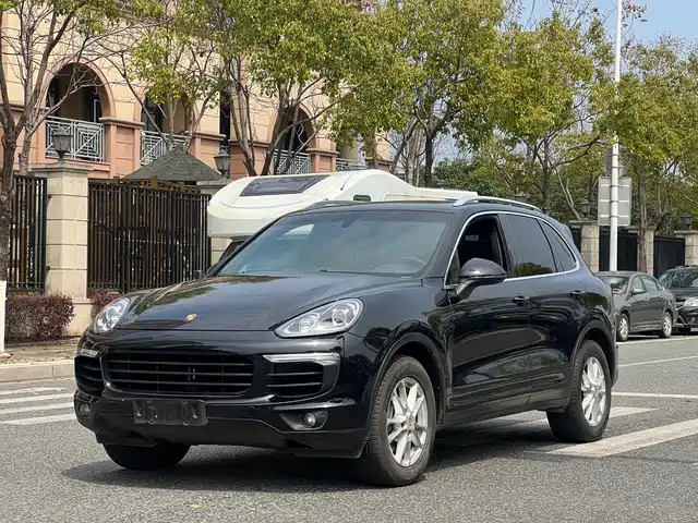 PORSCHE CAYENNE