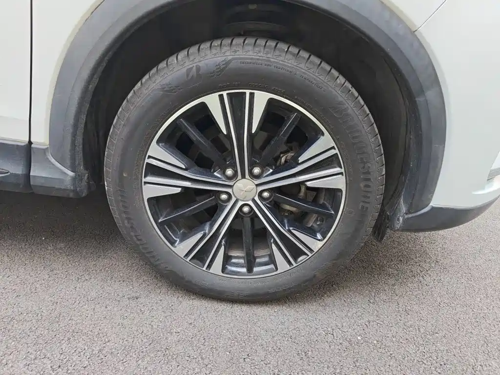 Mitsubishi Eclipse Cross — миниатюра 24