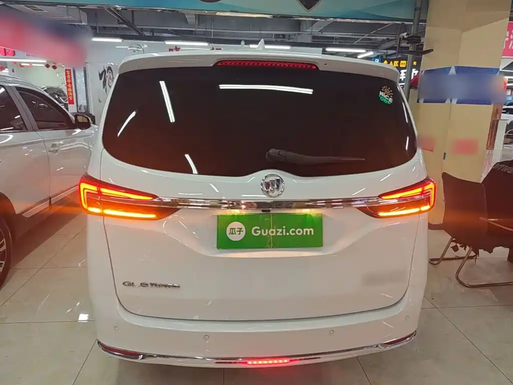 Buick GL8 — миниатюра 6
