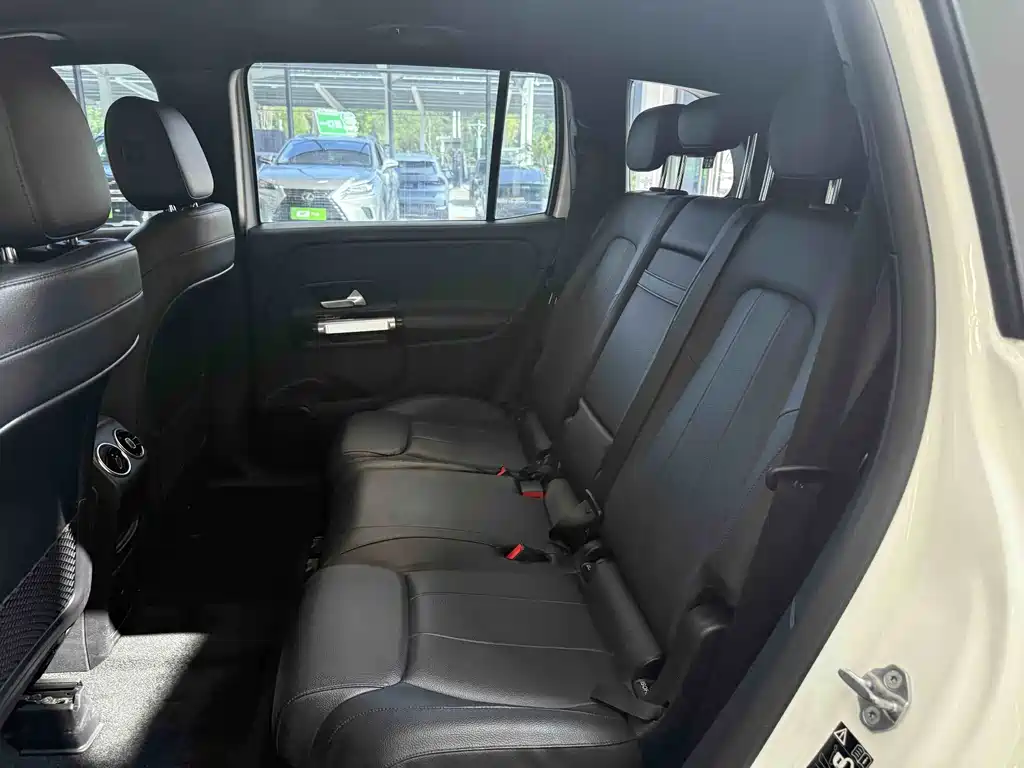 Mercedes-Benz GLB — миниатюра 15