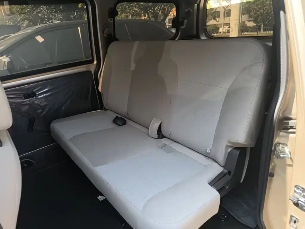 Wuling Hongguang V — миниатюра 17
