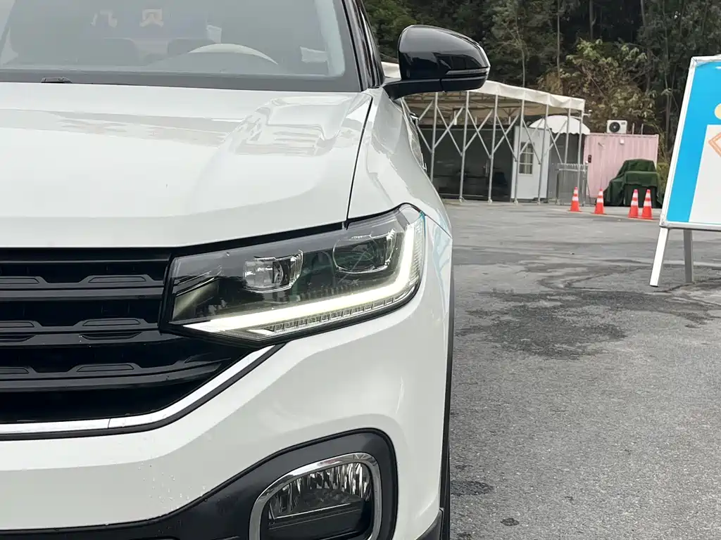 VOLKSWAGEN EXPLORING THE SHADOW