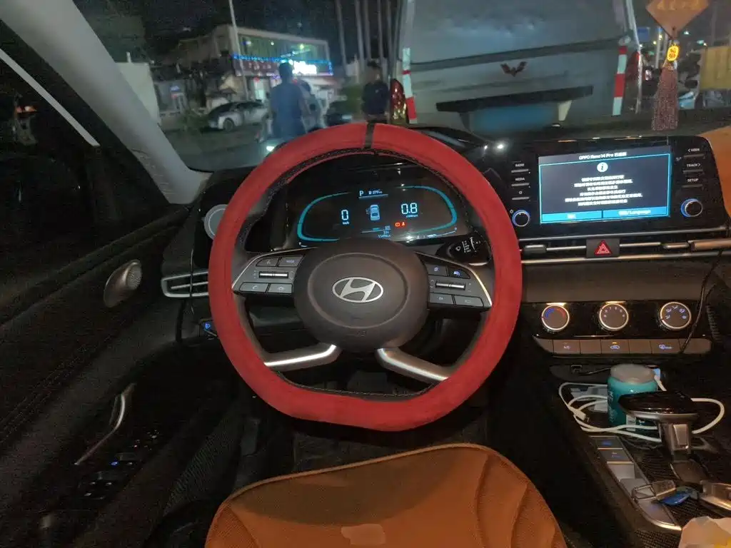Hyundai Elantra — миниатюра 6