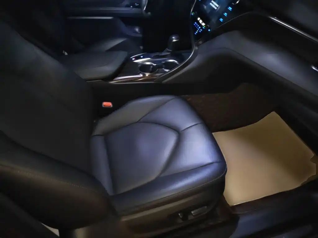 Toyota Camry — миниатюра 25
