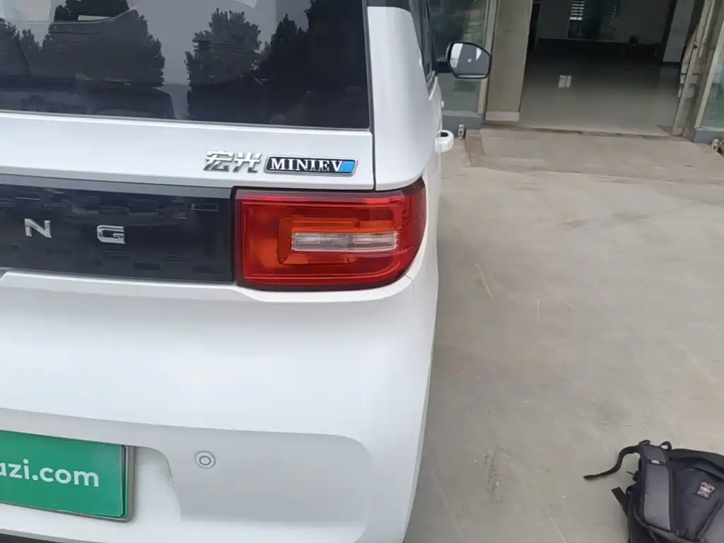 Wuling MINIEV — миниатюра 8