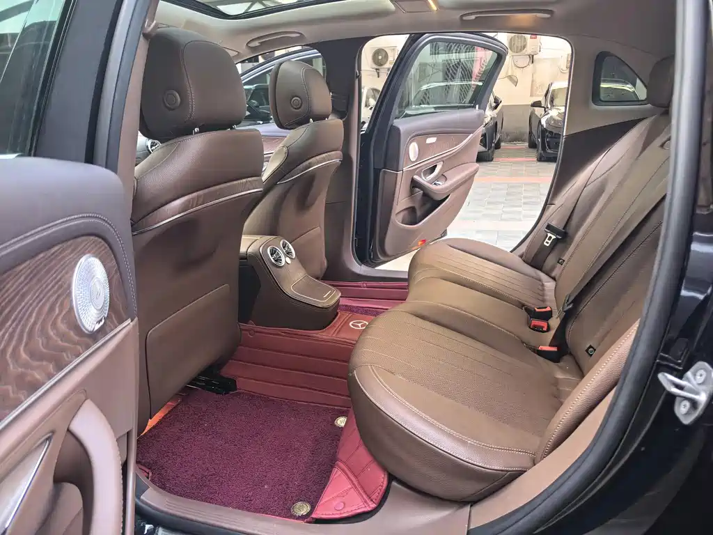 MERCEDES-BENZ E CLASS